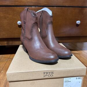 Frye and Co Daxx Stacked Heel Cowboy Boots  Women 9Brown Boho Western Heeled NWT